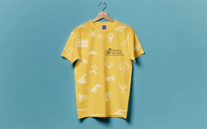 Camiseta corporativa de la identidad de Cuarto de Tono